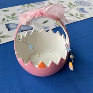 Beautifully Unique Ceramic Easter Egg Candy Dish, MINT Condition!